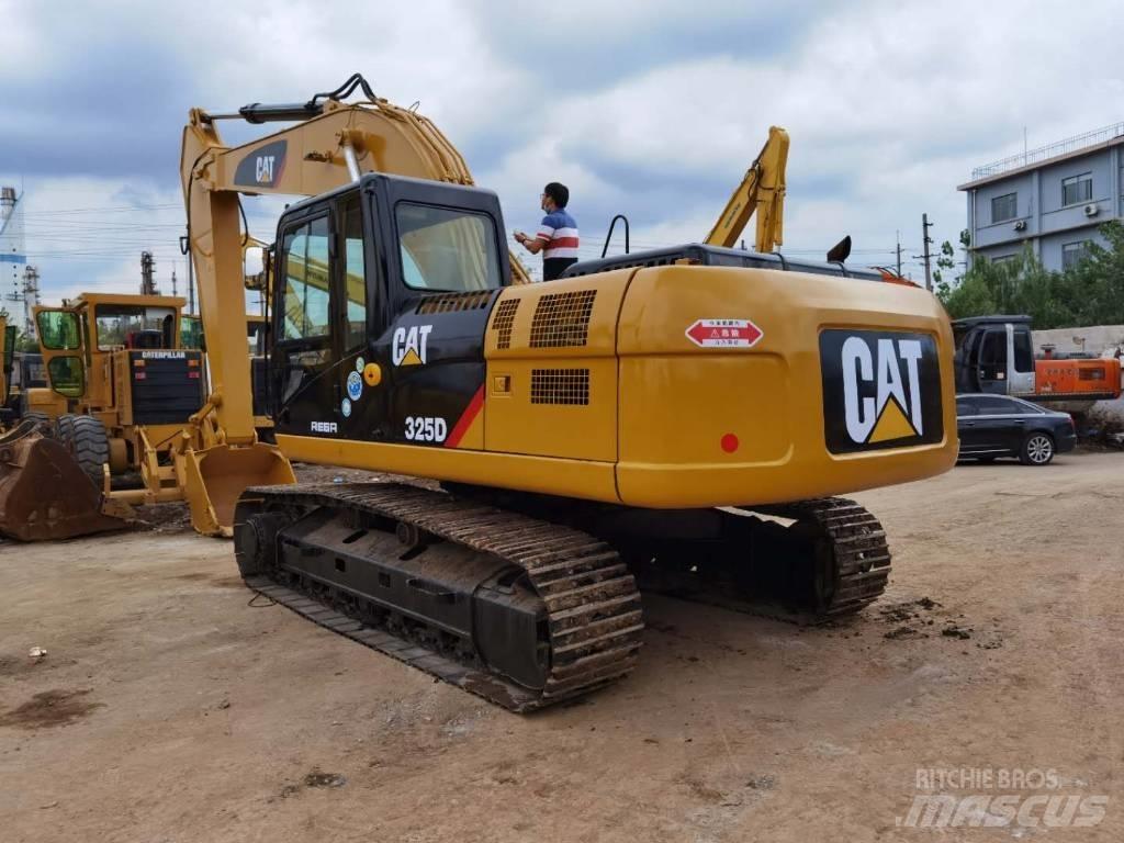 CAT 325DL Гусеничні екскаватори