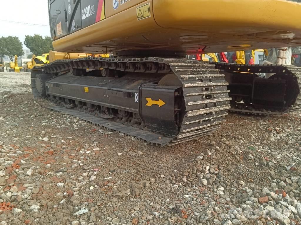 CAT 323 D Гусеничні екскаватори