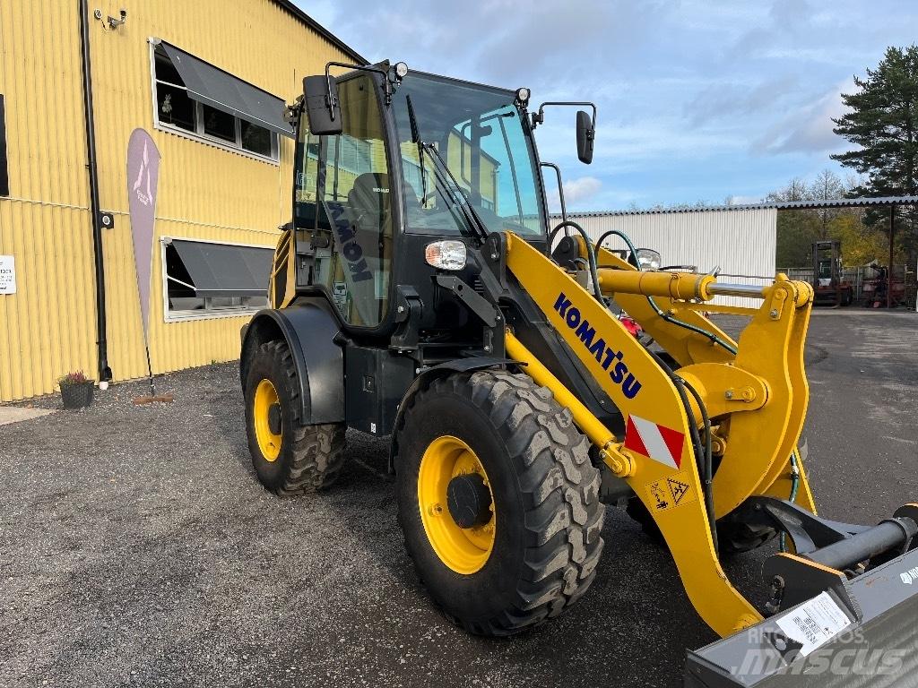 Komatsu WA80M-8 Фронтальні навантажувачі