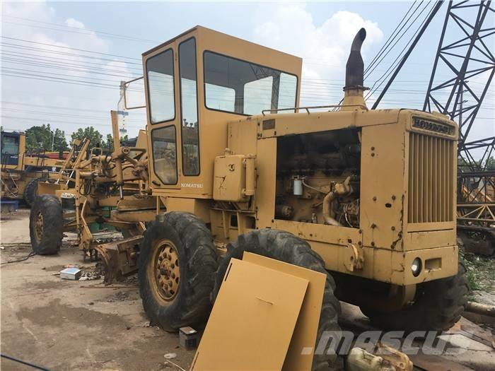 Komatsu GD 623 A Грейдери