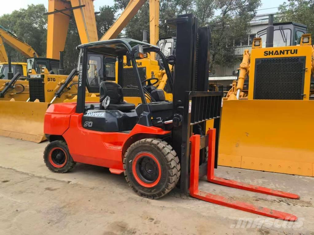 Toyota 7FD50 Дизельні навантажувачі