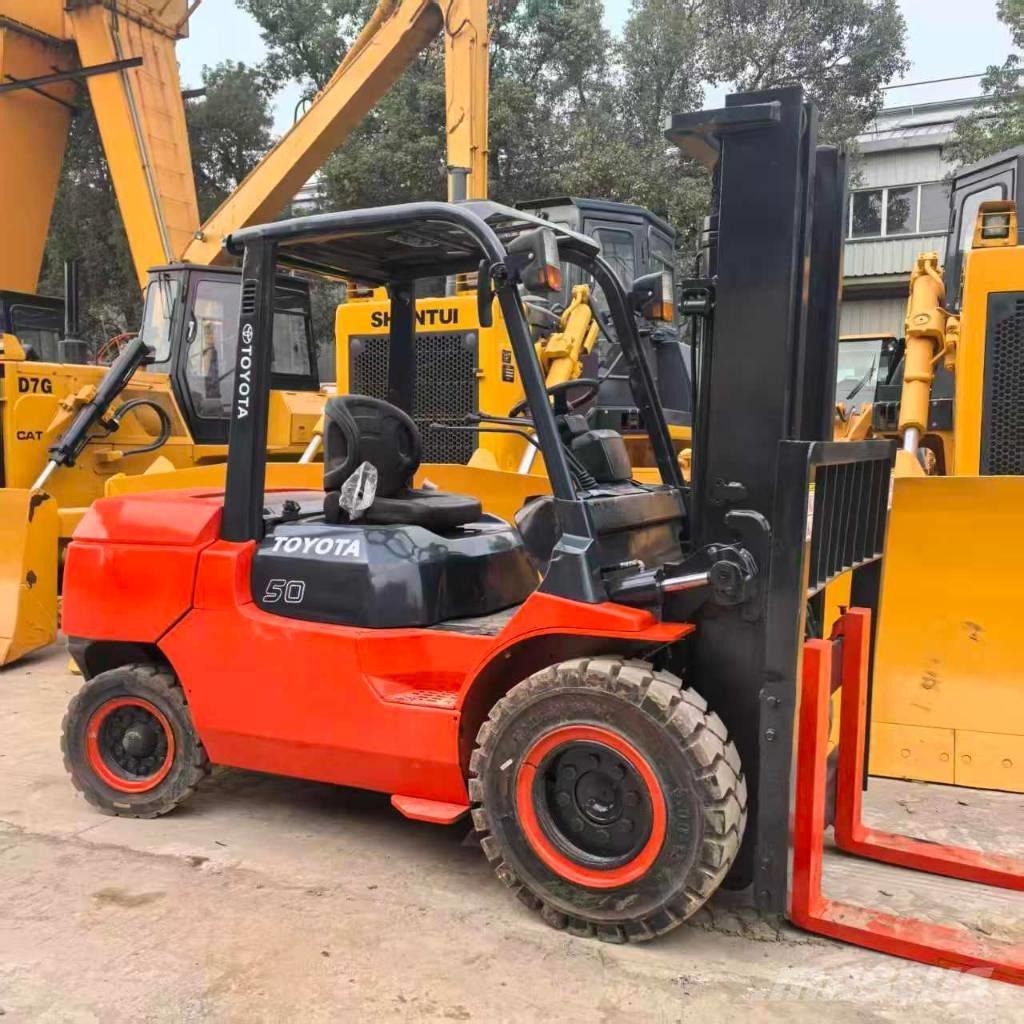 Toyota 7FD50 Дизельні навантажувачі