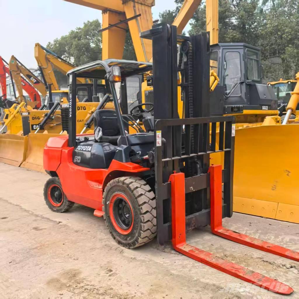 Toyota 7FD50 Дизельні навантажувачі