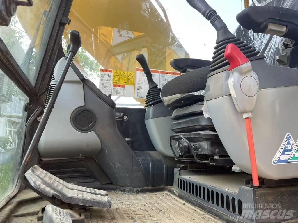 Komatsu PC 200-8 Гусеничні екскаватори
