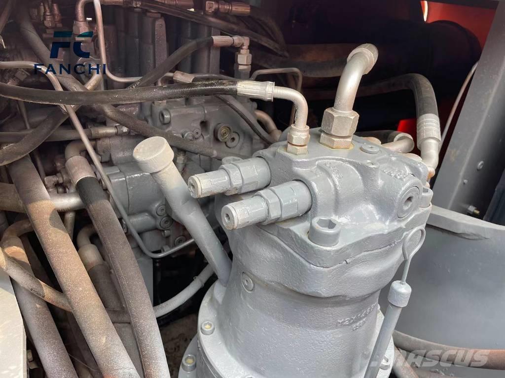 Hitachi EX 200 Гусеничні екскаватори