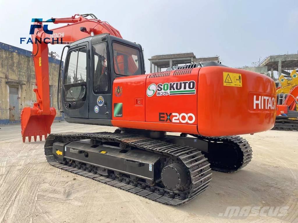 Hitachi EX 200 Гусеничні екскаватори