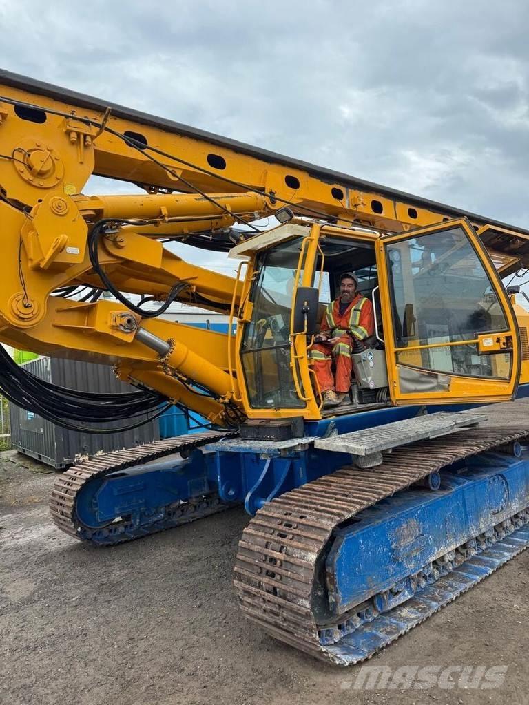 Bauer BG 24H Стаціонарні бурові установки