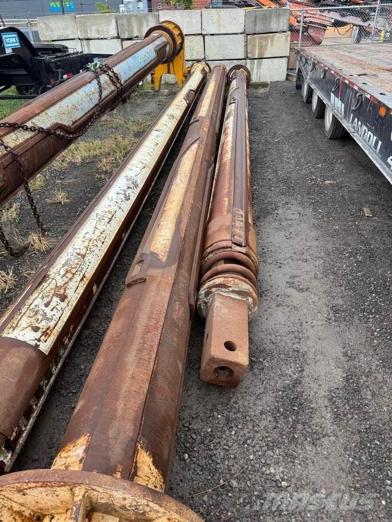 Bauer BG 24H Стаціонарні бурові установки