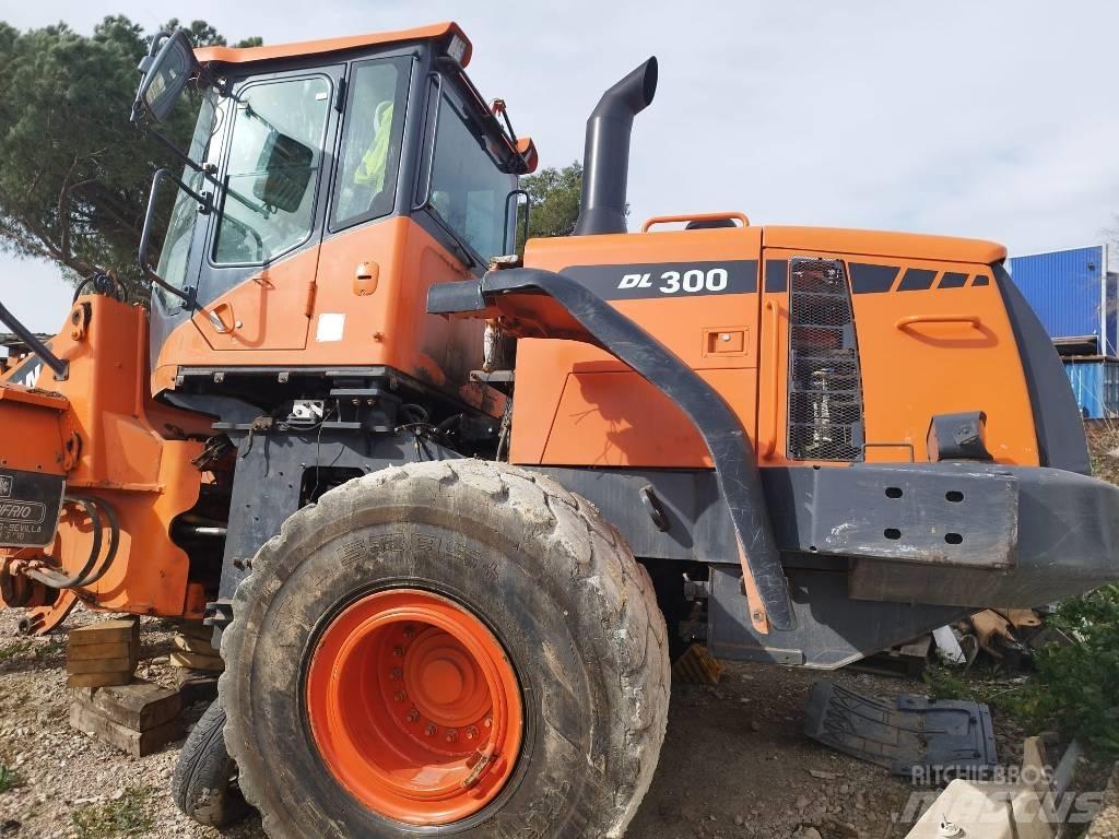 Doosan DL 300-3 Фронтальні навантажувачі