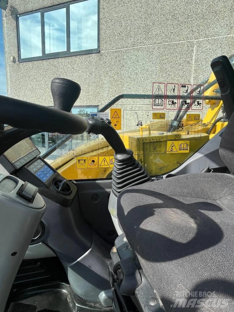 Komatsu PW98MR-10 Колісні екскаватори