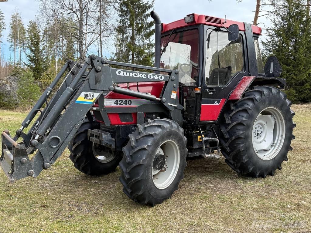 Case IH 4240 Трактори