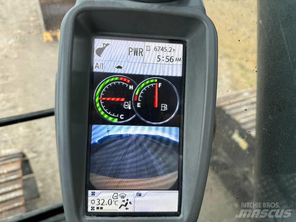 DEERE 210G LC Гусеничні екскаватори
