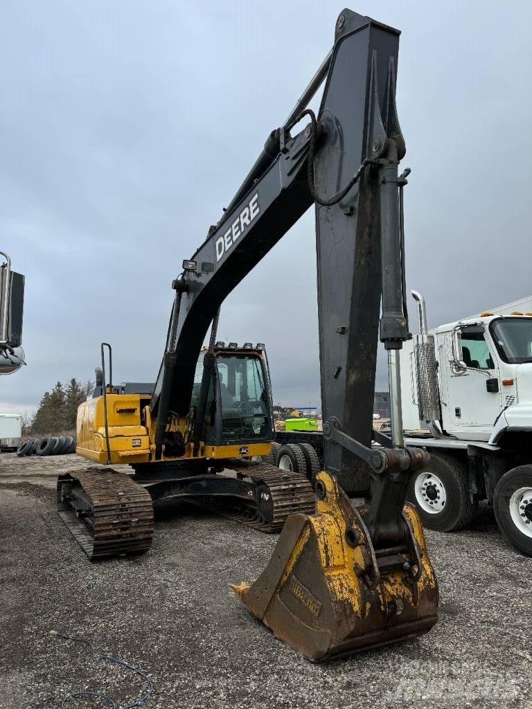 DEERE 210G LC Гусеничні екскаватори