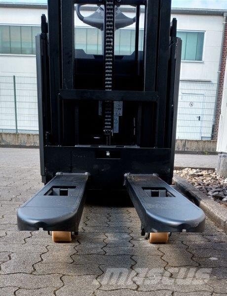 Toyota BT SWE145L Самохідні електроштабелери