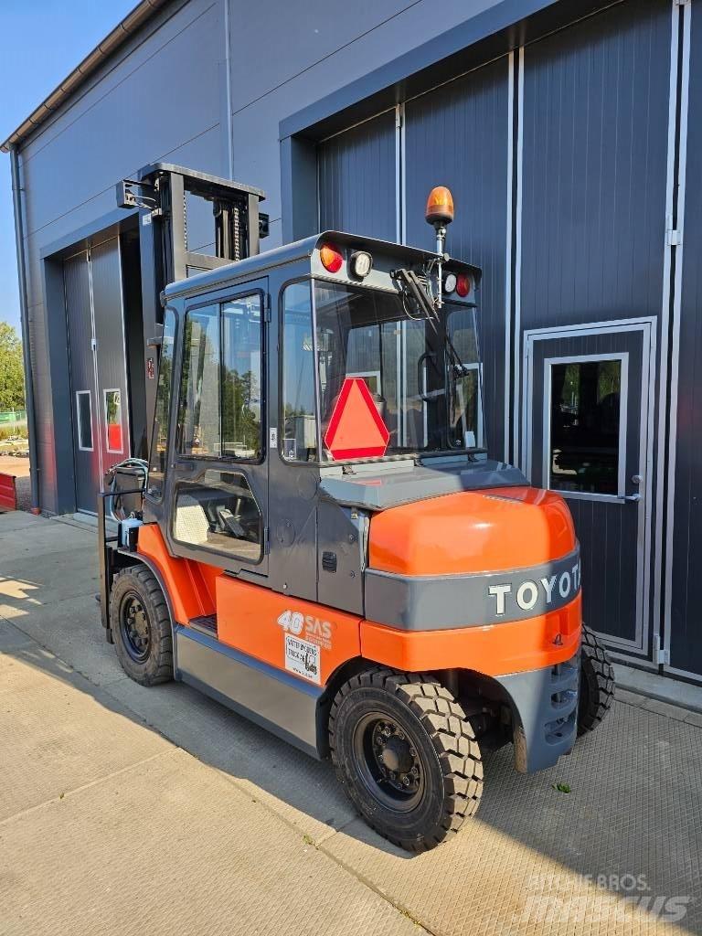 Toyota 7 FBMF 40 Електронавантажувачі