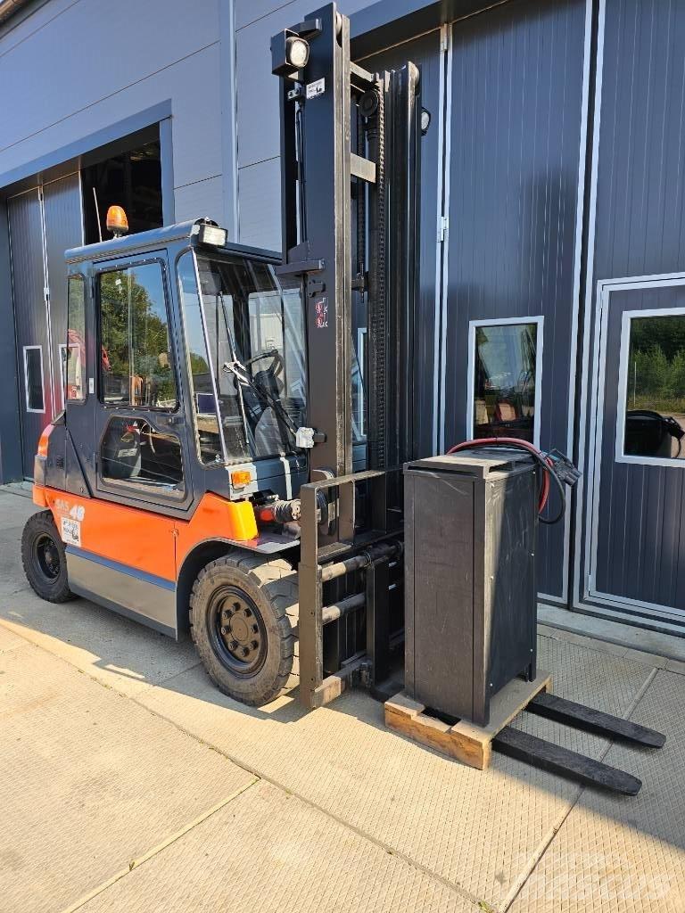 Toyota 7 FBMF 40 Електронавантажувачі