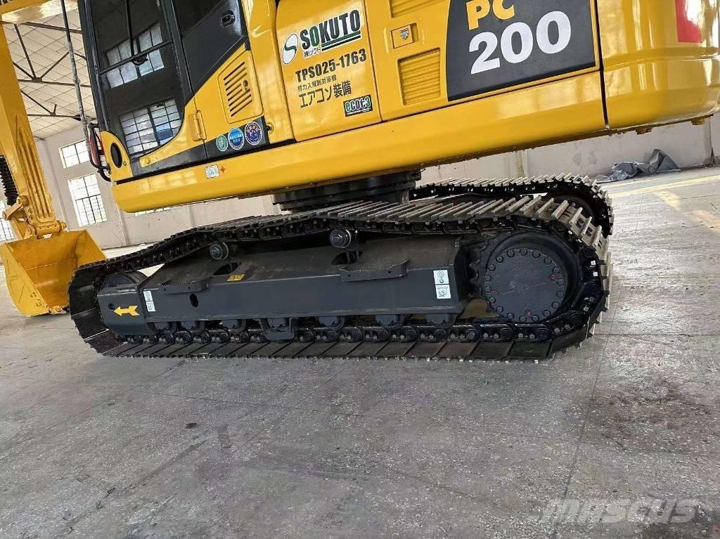 Komatsu PC 200-8 Гусеничні екскаватори