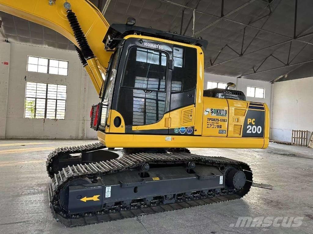 Komatsu PC 200-8 Гусеничні екскаватори