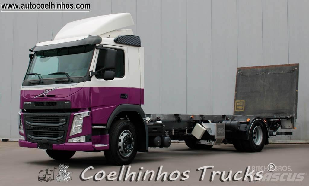 Volvo FM 330 Шасі з кабіною