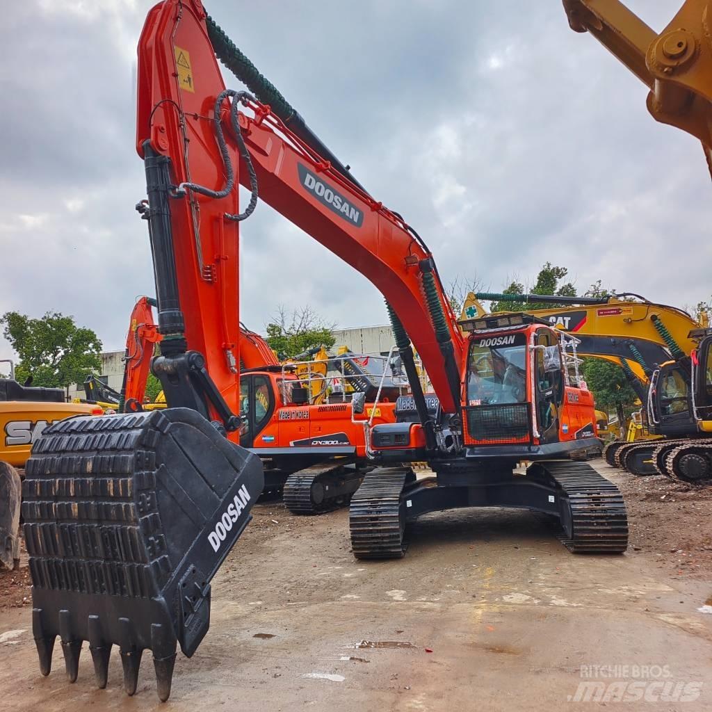 Doosan DX 300 LC Гусеничні екскаватори