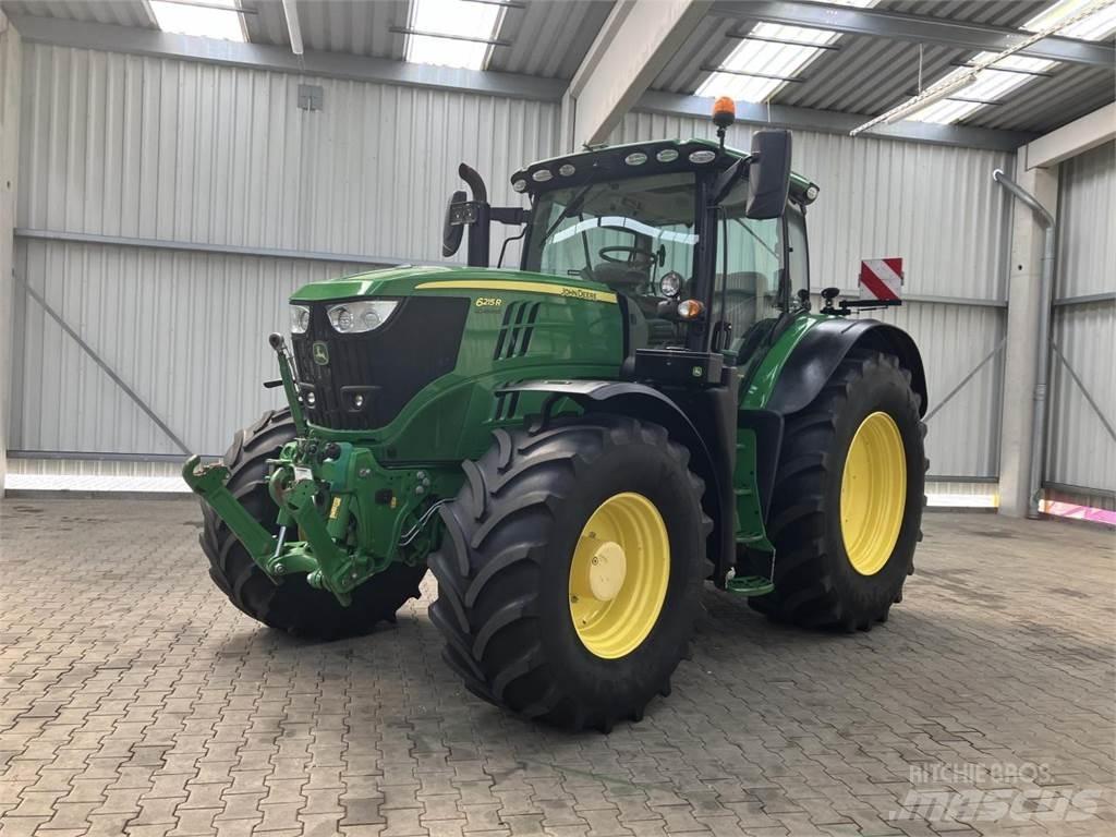 John Deere 6215R Трактори