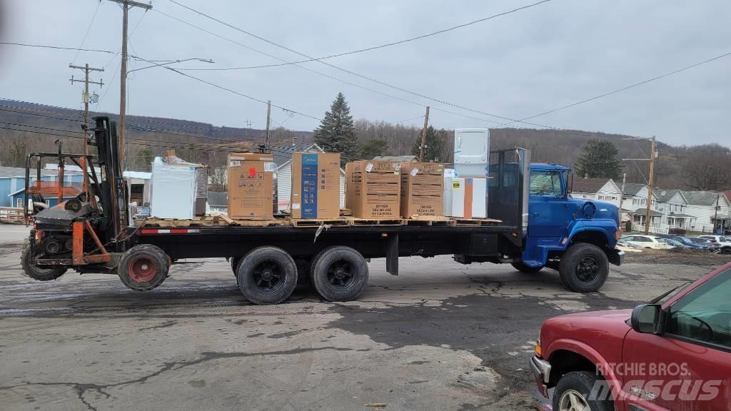 Ford F9000 Вантажівки-платформи/бокове розвантаження