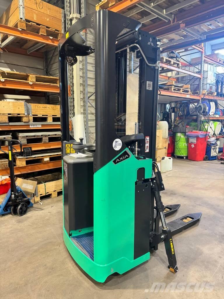 Mitsubishi SBR16N2 Самохідні електроштабелери