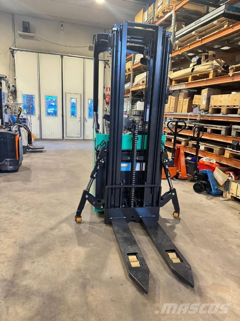 Mitsubishi SBR16N2 Самохідні електроштабелери