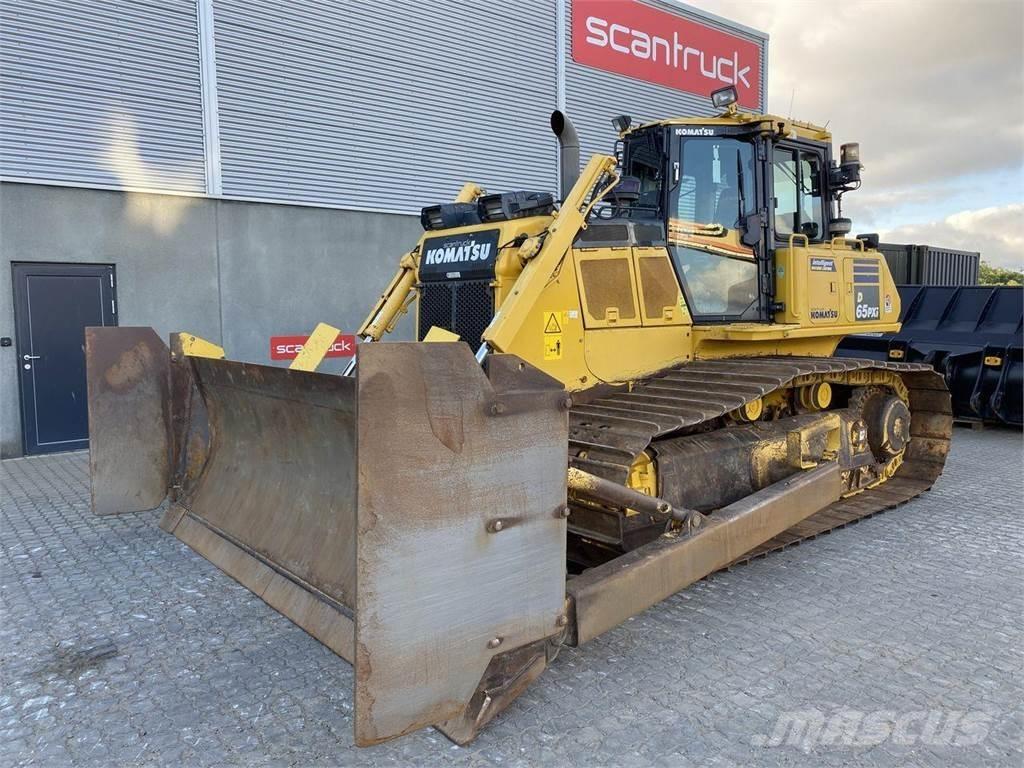 Komatsu D65PXI-18 Гусеничні бульдозери
