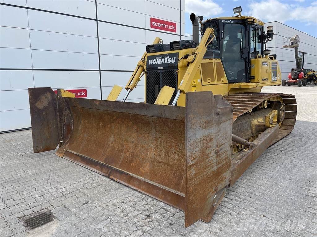 Komatsu D65PXI-18 Гусеничні бульдозери