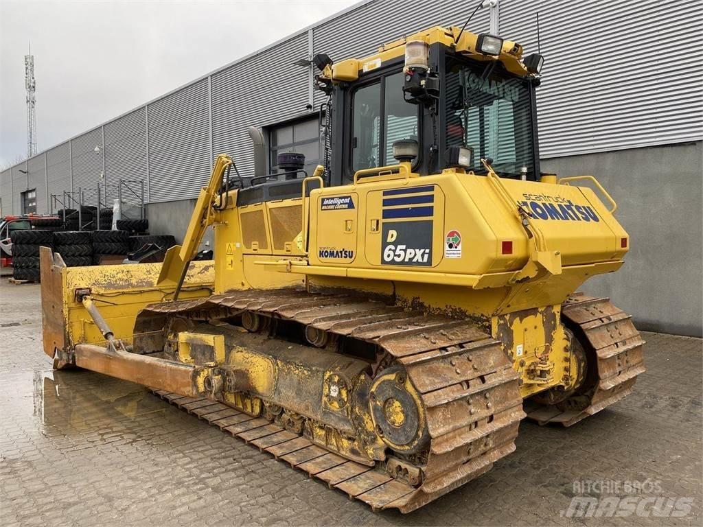 Komatsu D65PXI-18 Гусеничні бульдозери