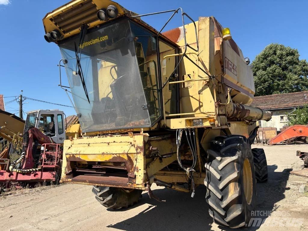 New Holland TF 42 Зернозбиральні комбайни