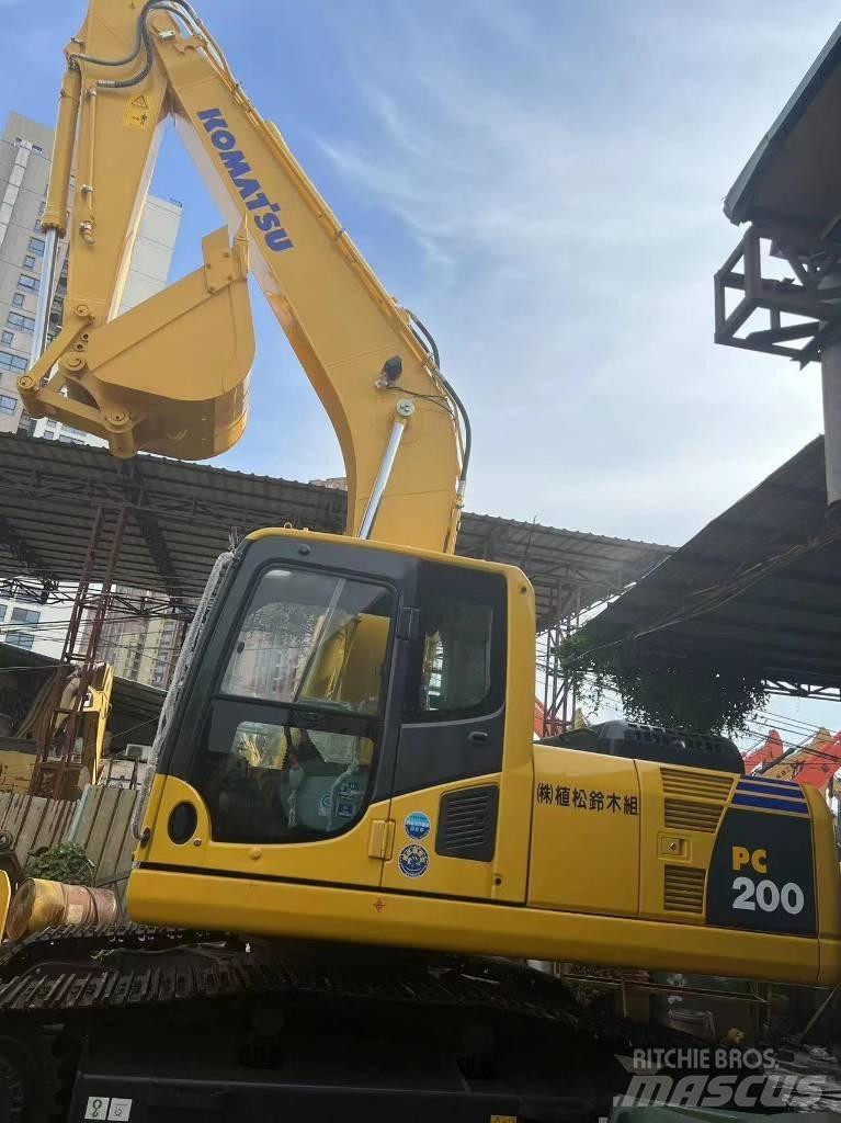 Komatsu PC 200 Середні екскаватори 7т. - 12т.