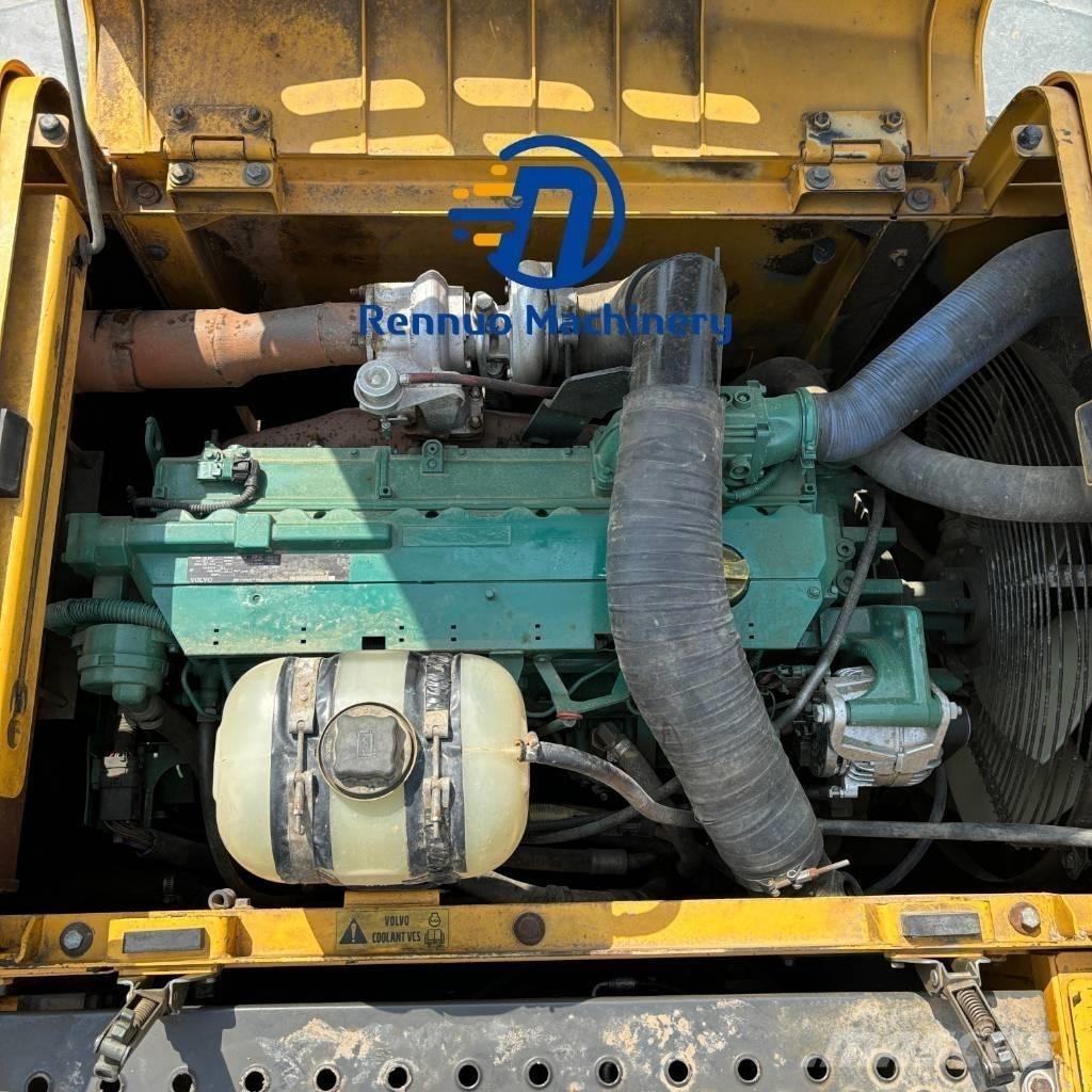 Volvo EC 290 Гусеничні екскаватори