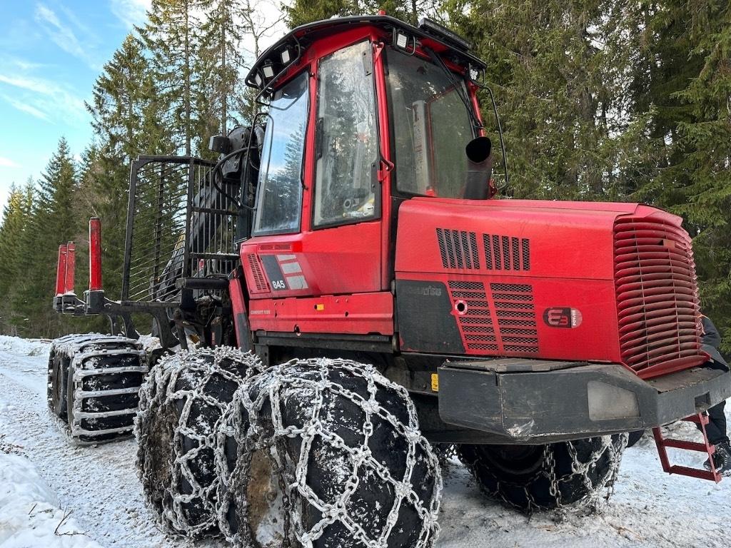 Komatsu 845 Форвардери