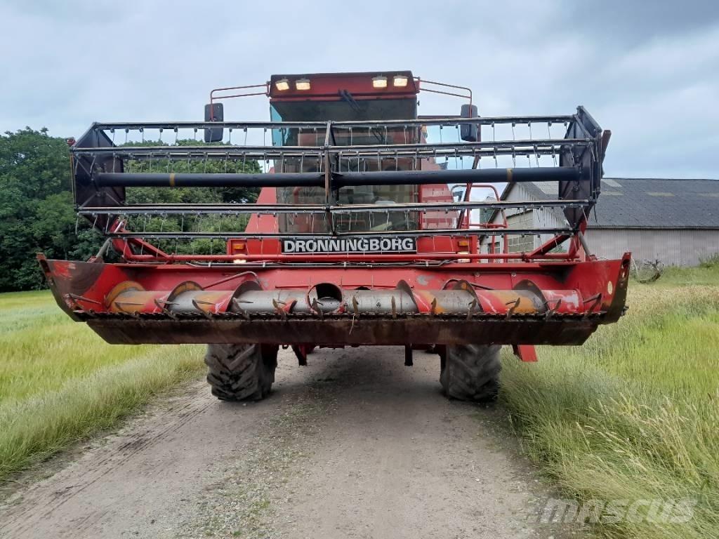 Dronningborg D 7500 Зернозбиральні комбайни