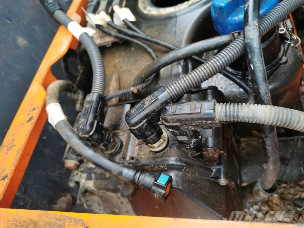 Doosan DX 225 SLR Гусеничні екскаватори