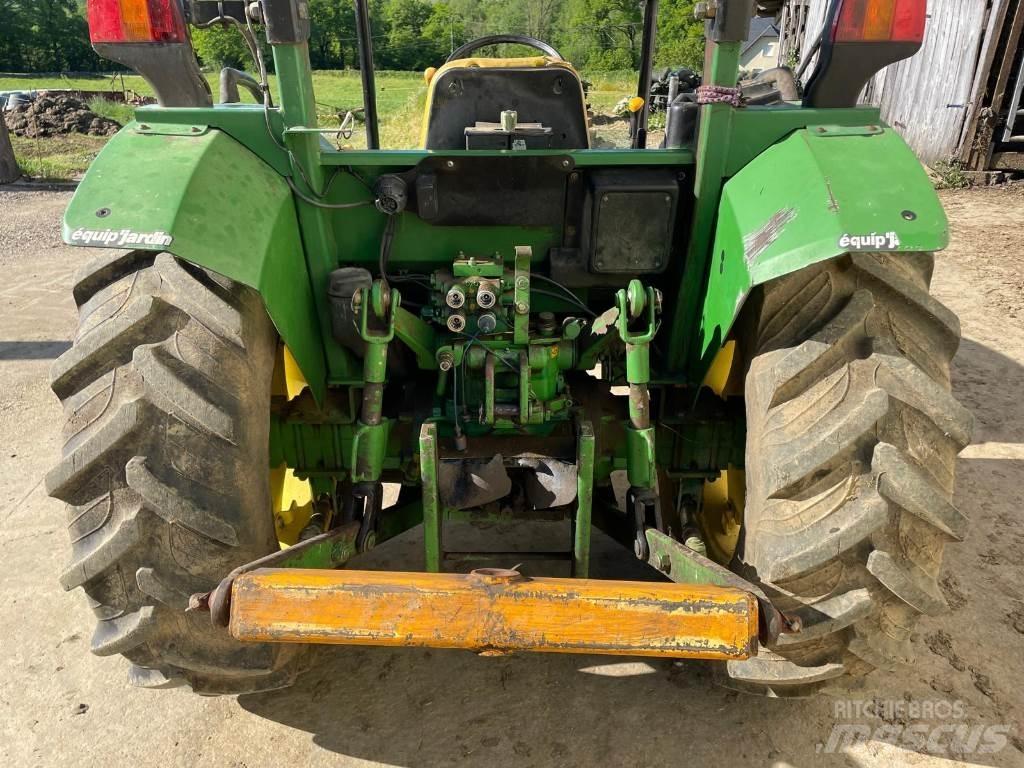 John Deere 5215 Трактори