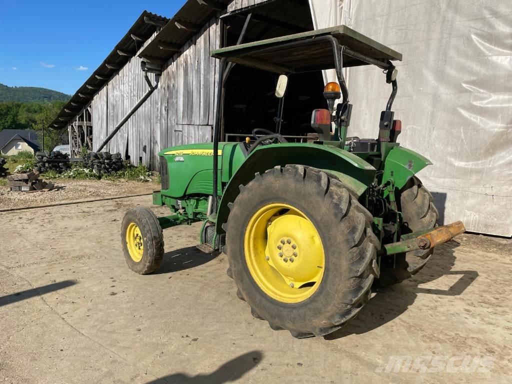 John Deere 5215 Трактори