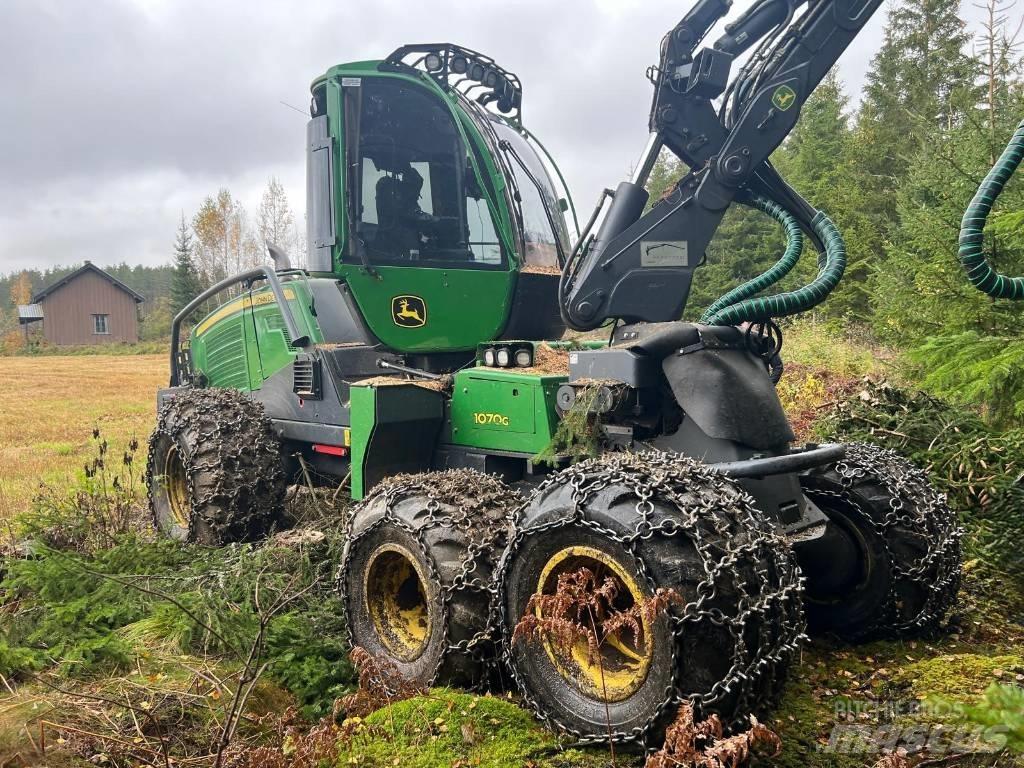 John Deere 1070G Харвестери
