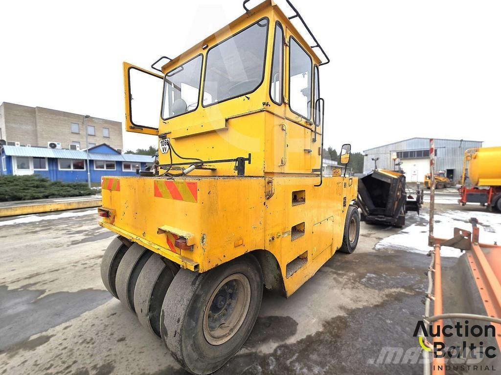 Hamm GRW 18 Пневматичні катки