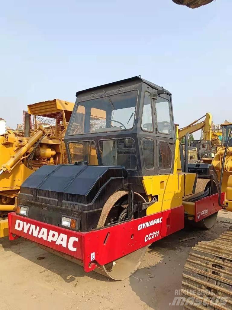 Dynapac CC 211 Котки тротуарні