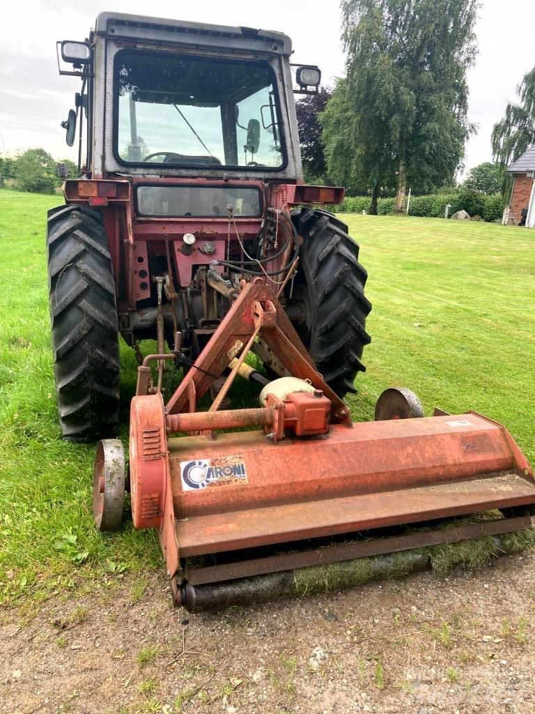 Massey Ferguson 550 Трактори