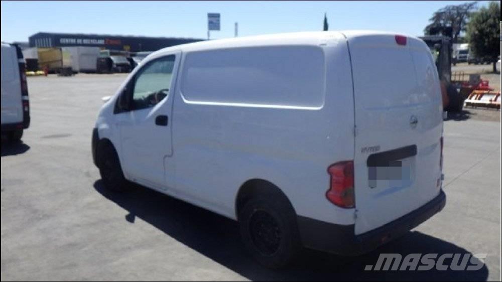 Nissan NV 200 Панельні фургони
