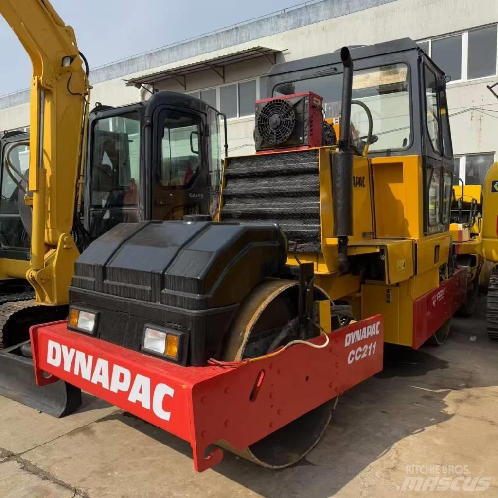 Dynapac CC 211 Котки тротуарні