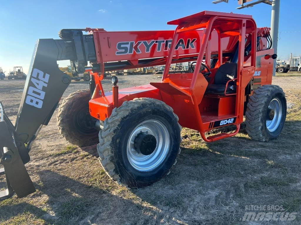 SkyTrak 8042 Телескопічні навантажувачі