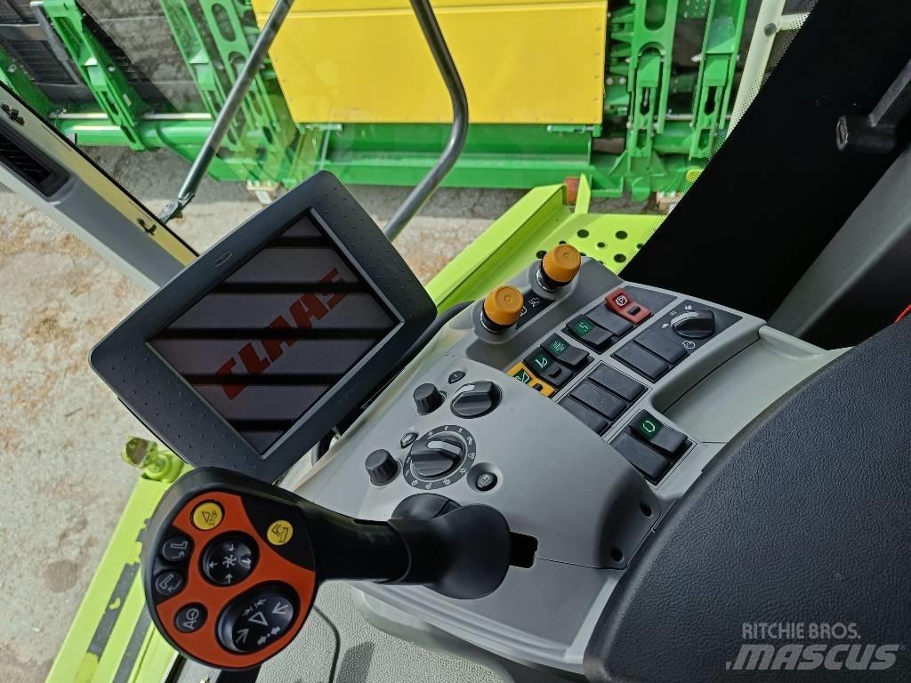 CLAAS Lexion 670 Зернозбиральні комбайни