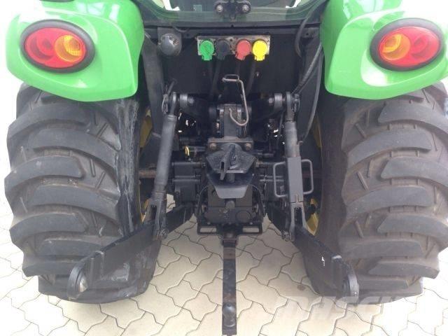 John Deere 3720 Трактори