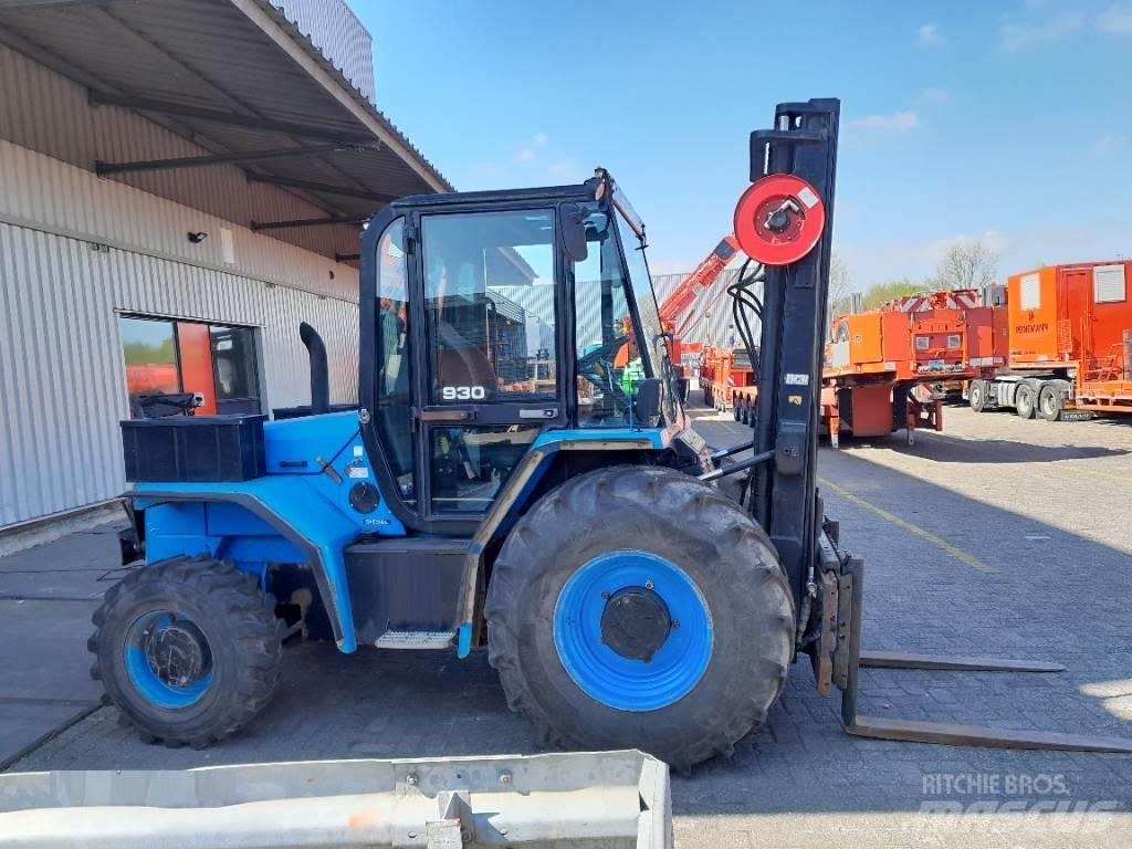 JCB 930-4/55 Навантажувачі підвищеної прохідності