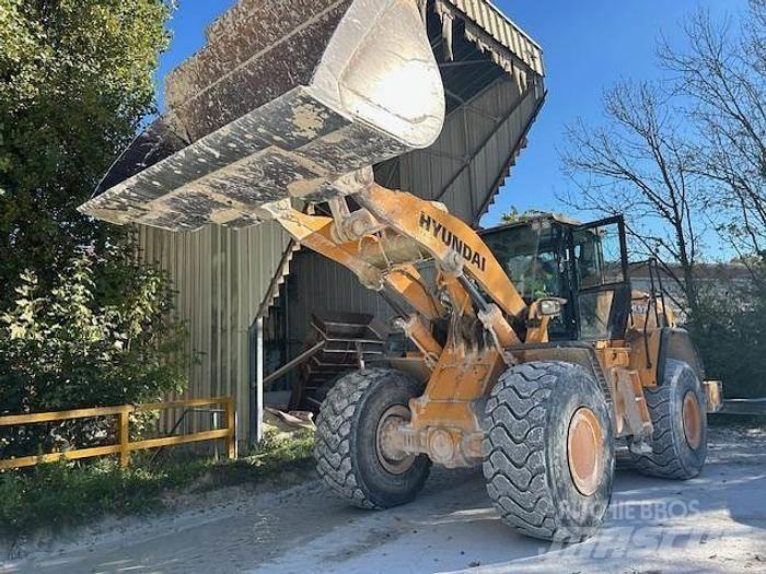 Hyundai HL970 Фронтальні навантажувачі